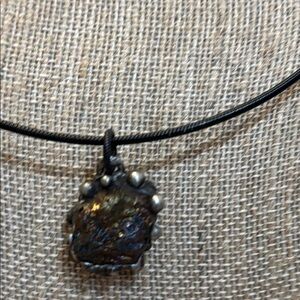 Elegant Black Wire Choker With Natural Stone Pendant